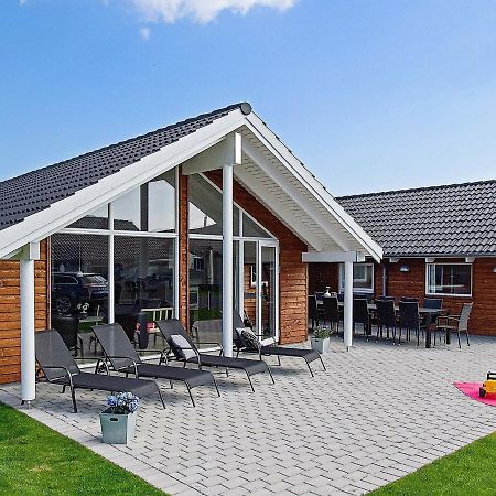 12 Person Holiday Home In Hasselberg كابلن الغرفة الصورة