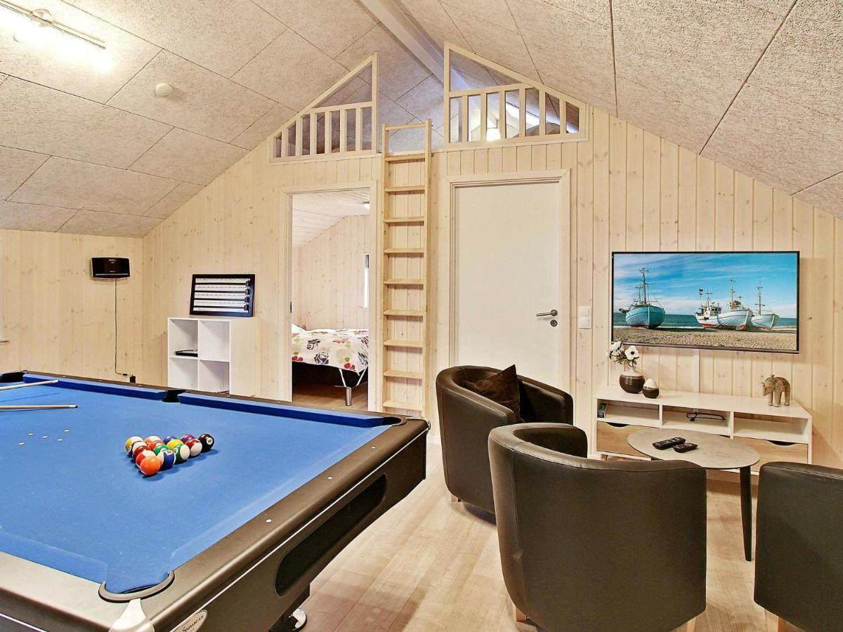 12 Person Holiday Home In Hasselberg كابلن الغرفة الصورة