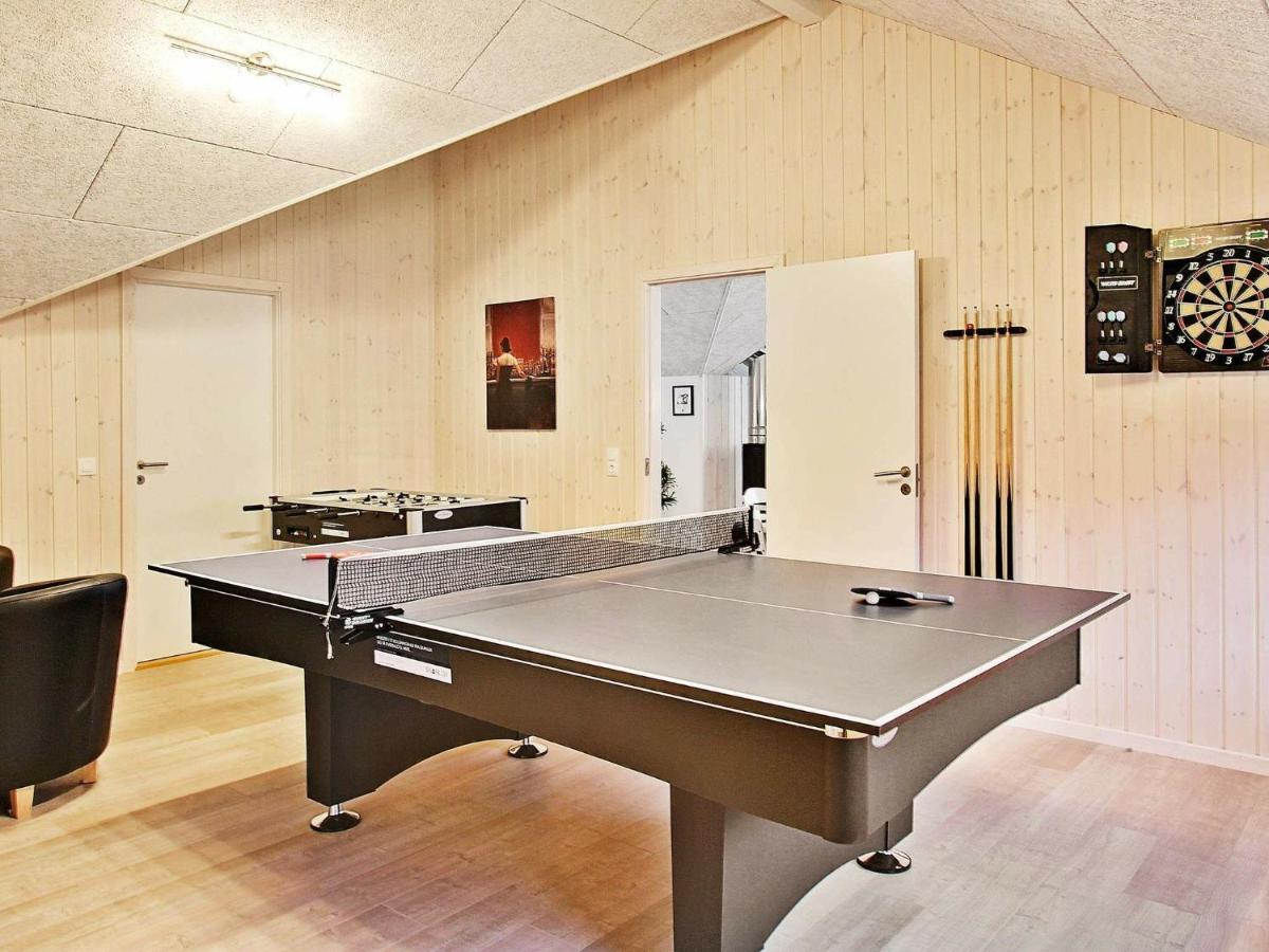 12 Person Holiday Home In Hasselberg كابلن الغرفة الصورة